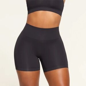 Skims Black Shape wear shorts size 3X